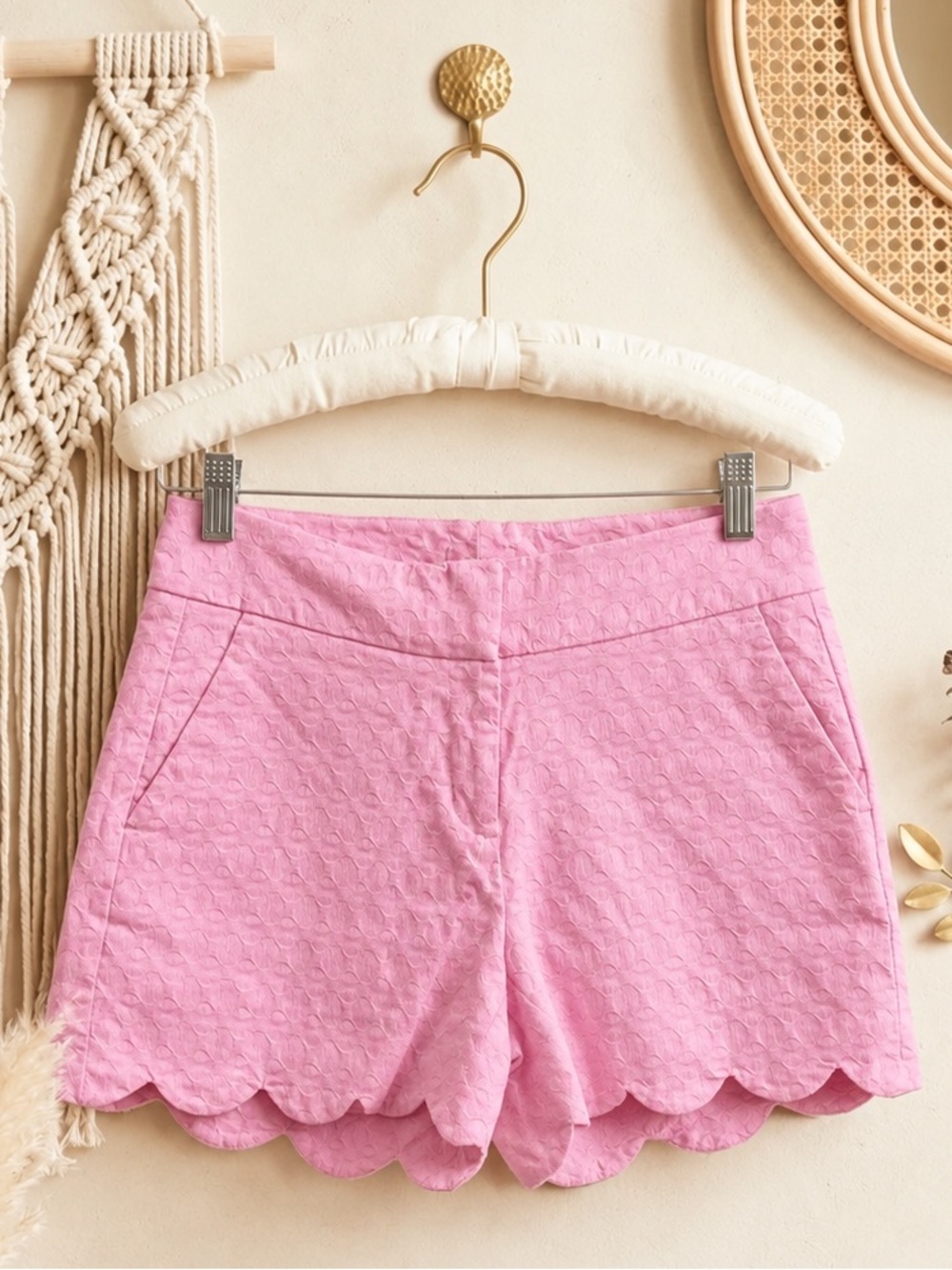 Crown & Ivy Pink Scallop-Hem High-Waist Shorts